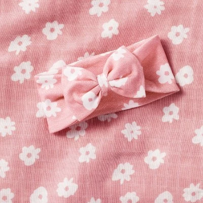 Hospital Muslin Swaddle And Headwrap Gift Set - Pink - Cloud Island™ 2 Hospital Muslin Swaddle And Headwrap Gift Set - Pink - Cloud Island™ - Image 2
